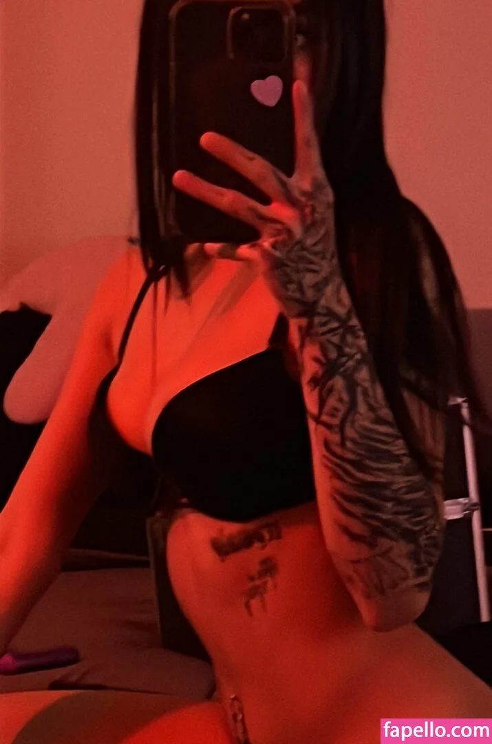 Yoursiickdoll photo #2