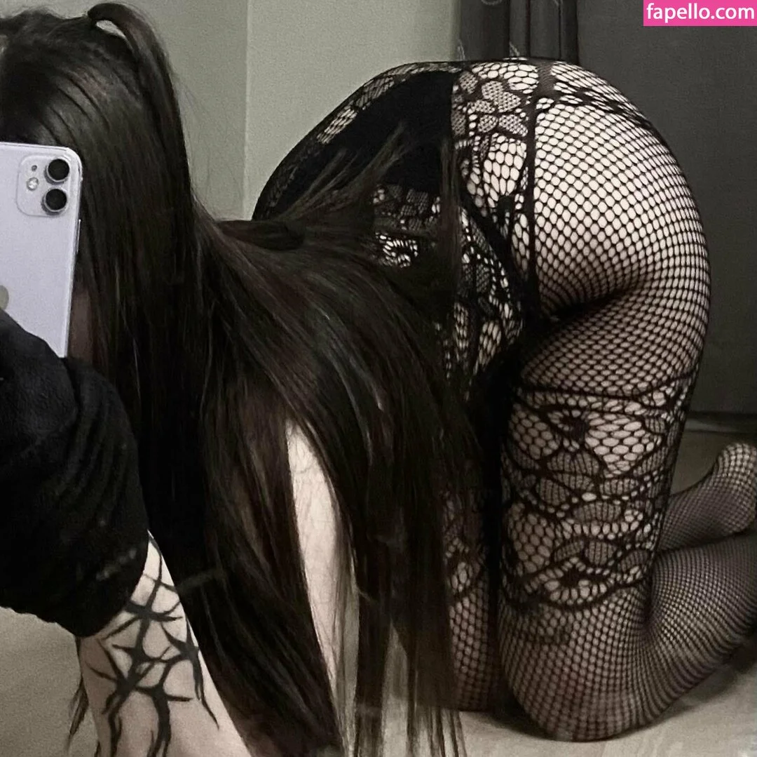 Yoursiickdoll photo #15